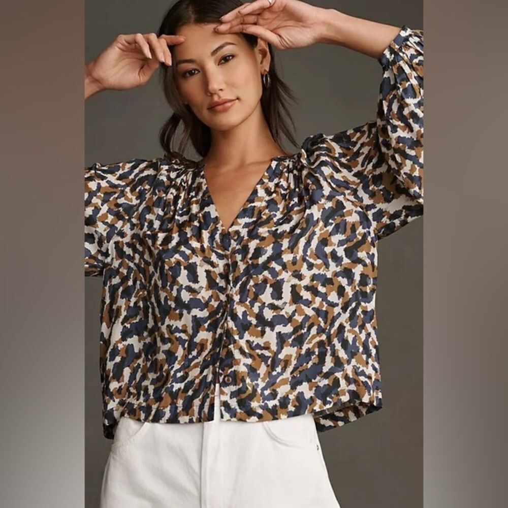 Velvet By Graham & Spencer Melinda Printed Button-Up Top Size Medium Relaxed Fit